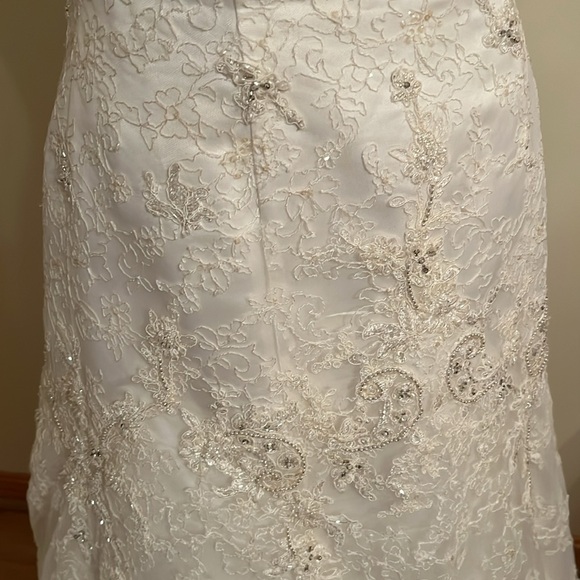Casablanca bridal. Gorgeous beading - Picture 6 of 12